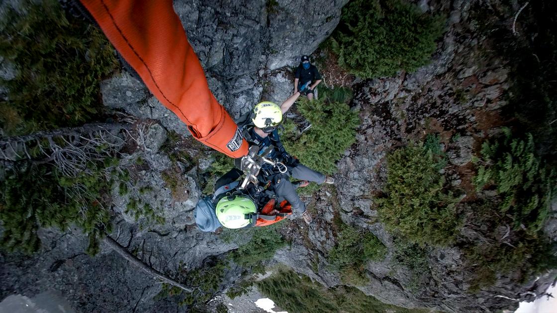 Search And Rescue: North Shore - S1E1 - Giving The Time | Knowledge.ca